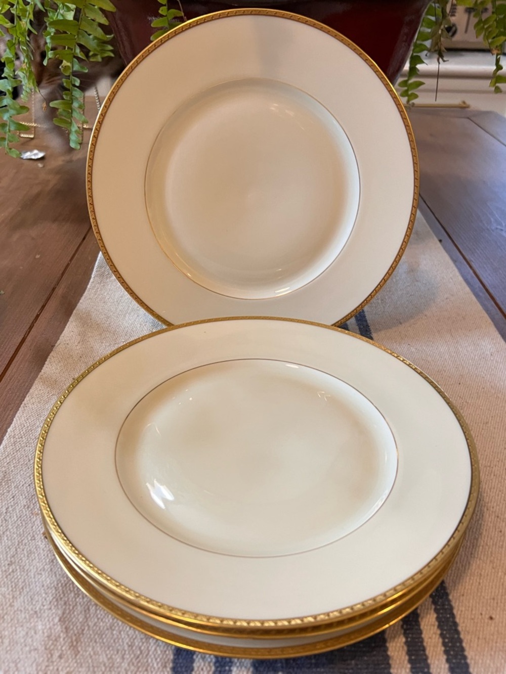 4 Black Knight Trianon Luncheon Salad Plates 9 1/4” Gold Encrusted Bavaria